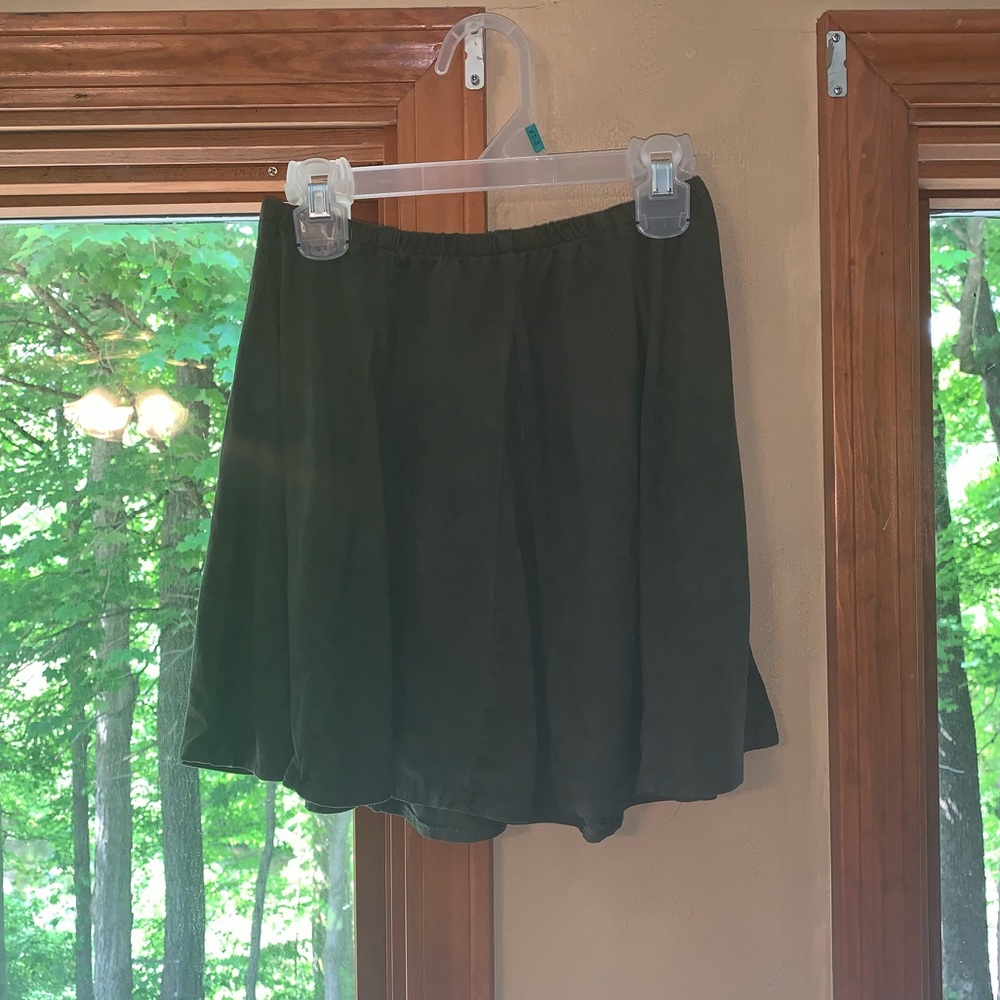 Brandy Melville Green Skater Skirt